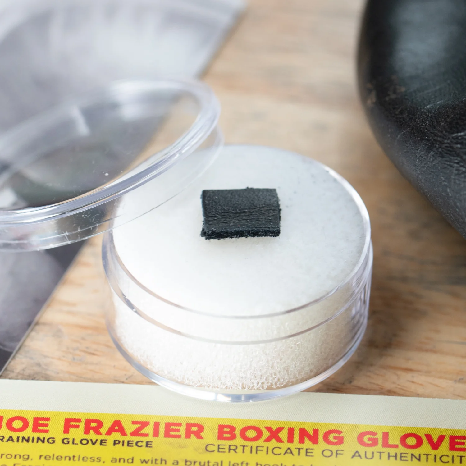 Joe Frazier Boxing Glove - Image 2