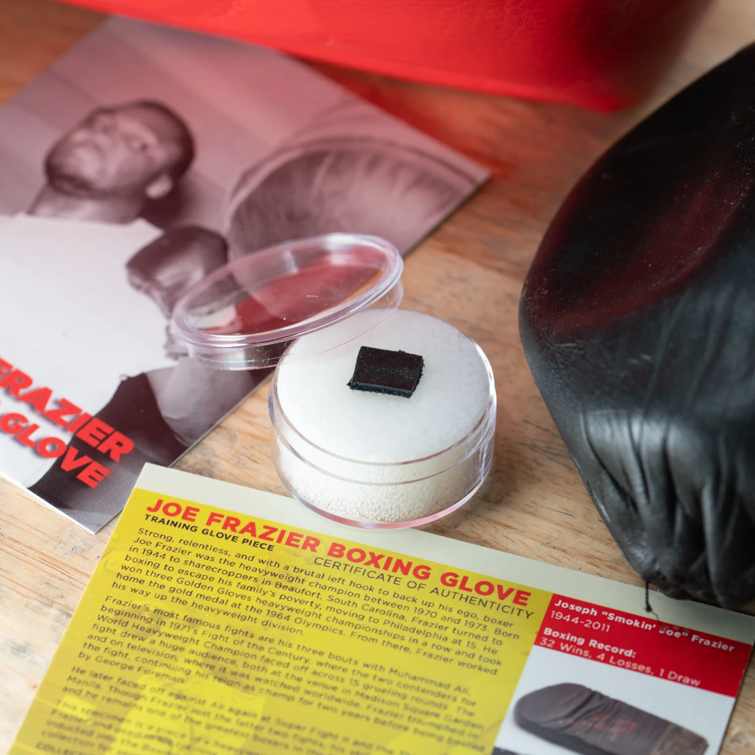 Joe Frazier Boxing Glove - Image 6