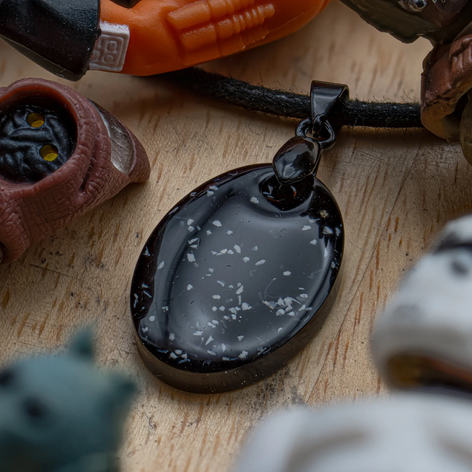 Krayt Dragon Resin Necklace - Star Wars IV - Image 3