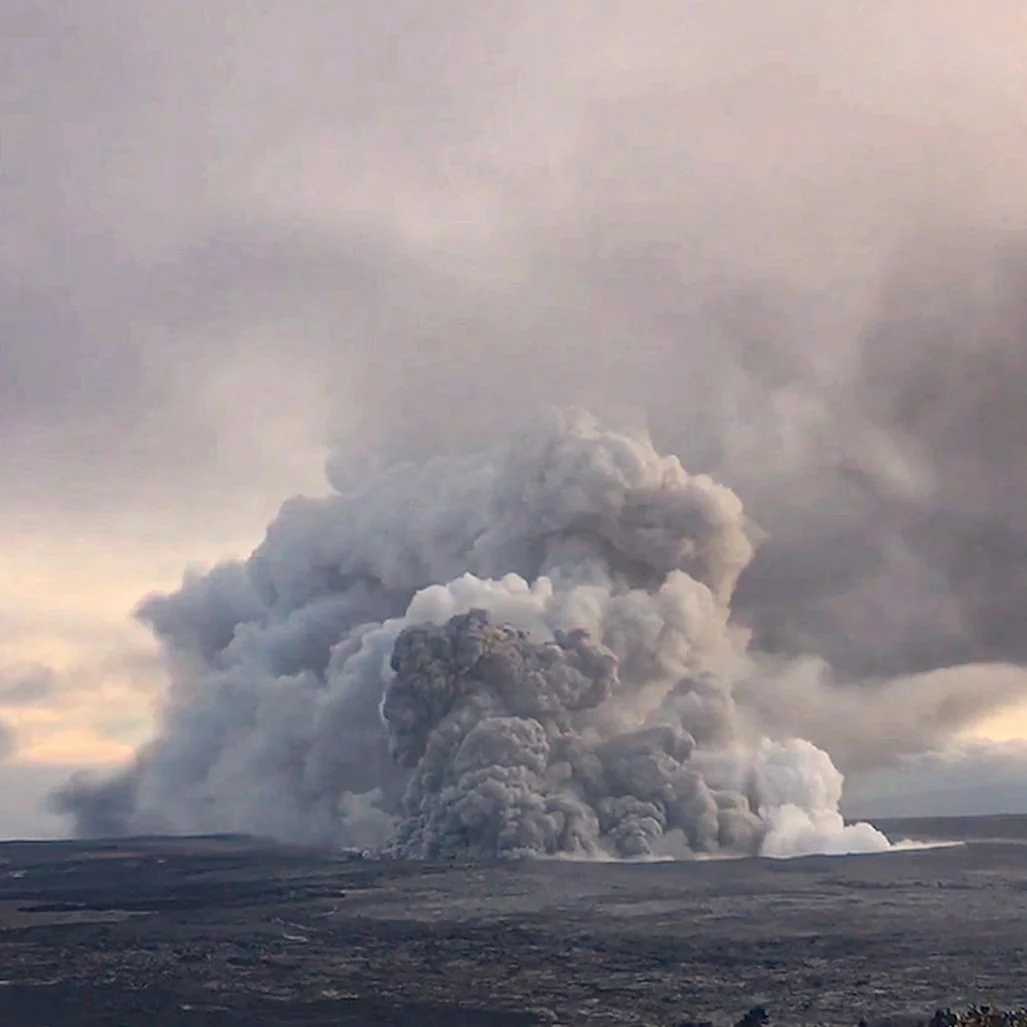 Mount Kīlauea Tephra - Breath of the Fire Goddess - Image 11