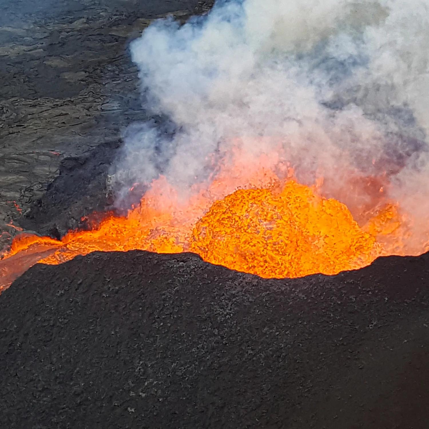 Mount Kīlauea Tephra - Breath of the Fire Goddess - Image 4
