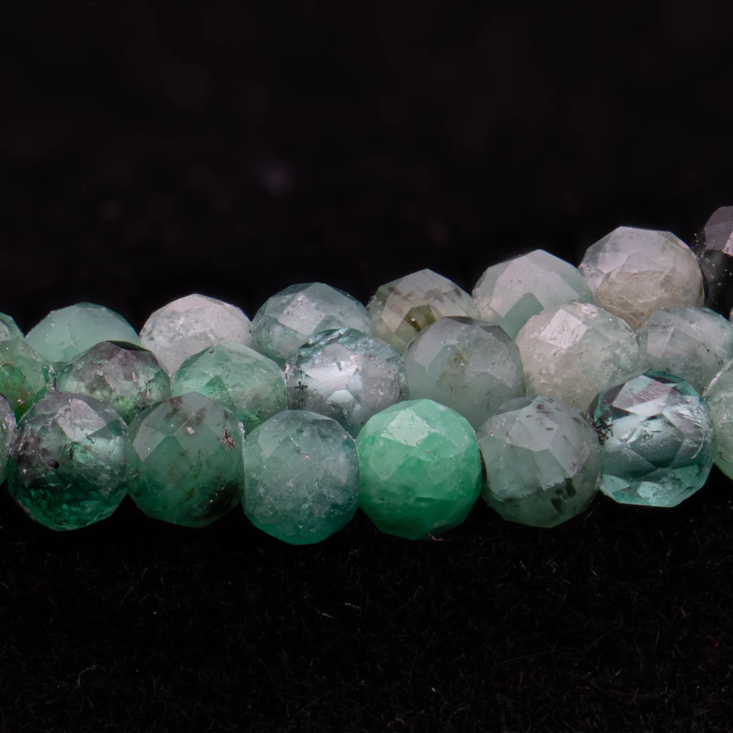 Rough Emerald Beaded Bracelet - Image 3