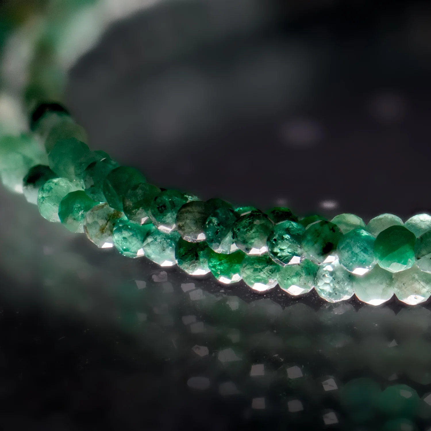 Rough Emerald Beaded Bracelet - Image 7