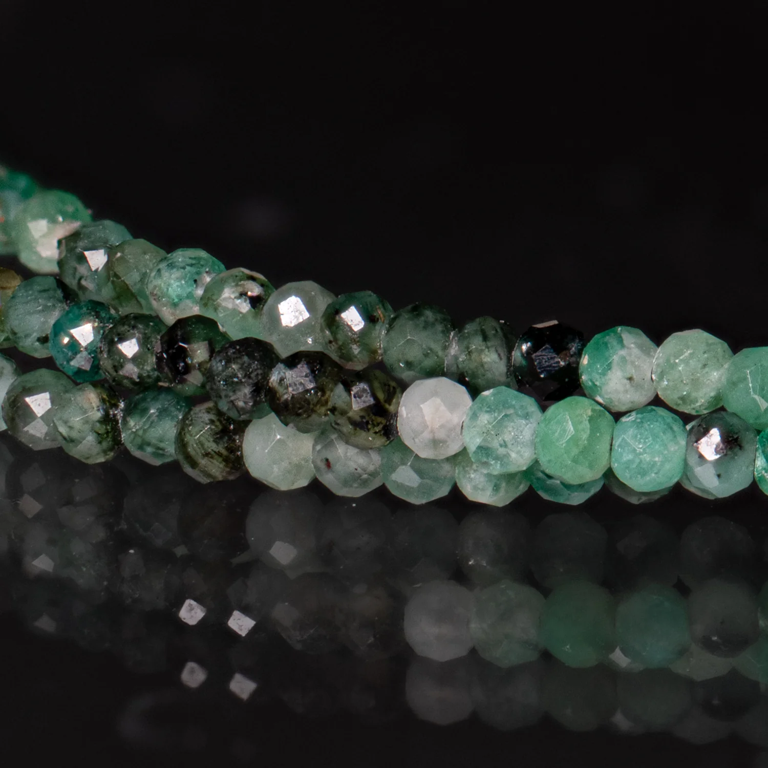 Rough Emerald Beaded Bracelet - Image 8